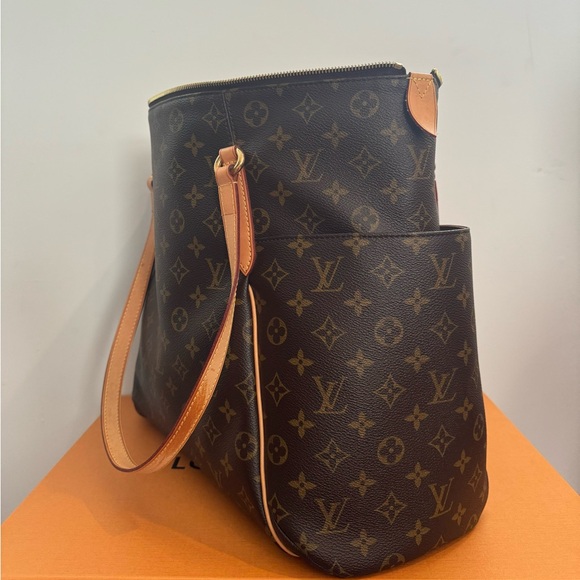 Louis Vuitton Monogram Totally MM - Picture 6 of 6